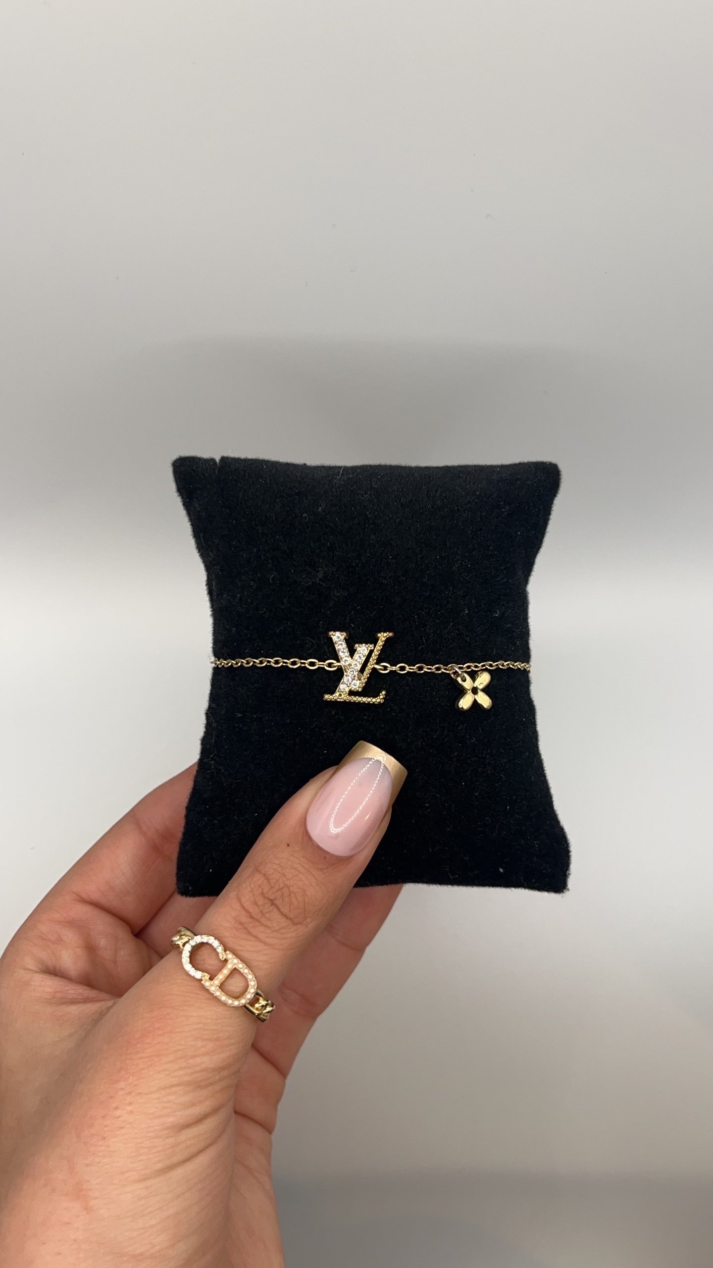 EXCLUSIVO | Pulsera LV
