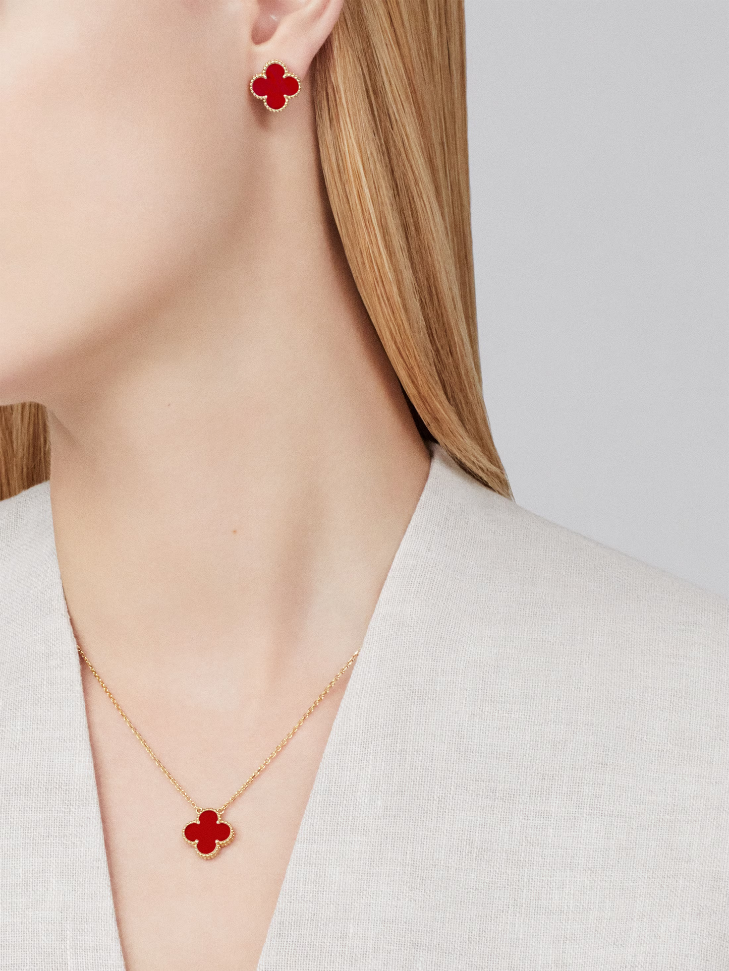 CLOVER | Collar Rojo